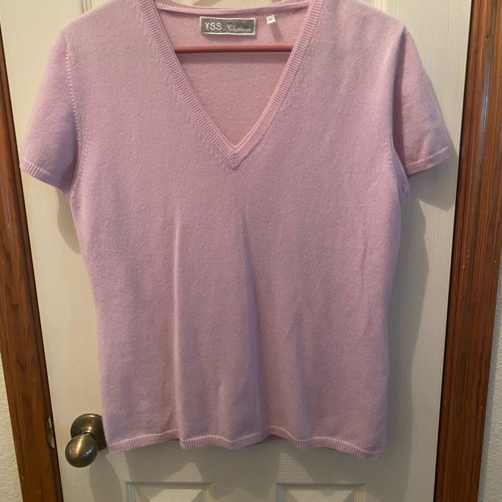 Women’s med. pink sweater